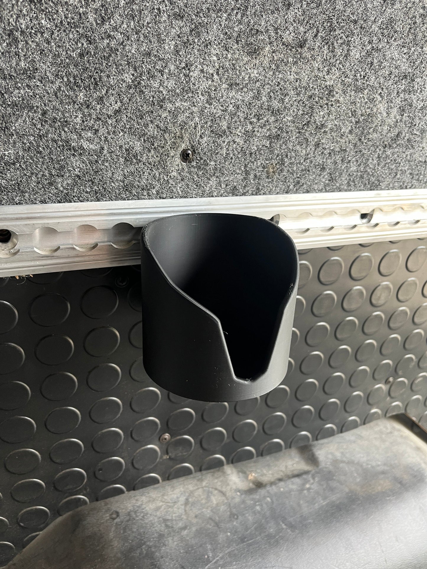 L-Track Cup Holder for Large Containers